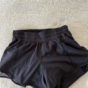 lululemon hotty hot lined short 4” size 6